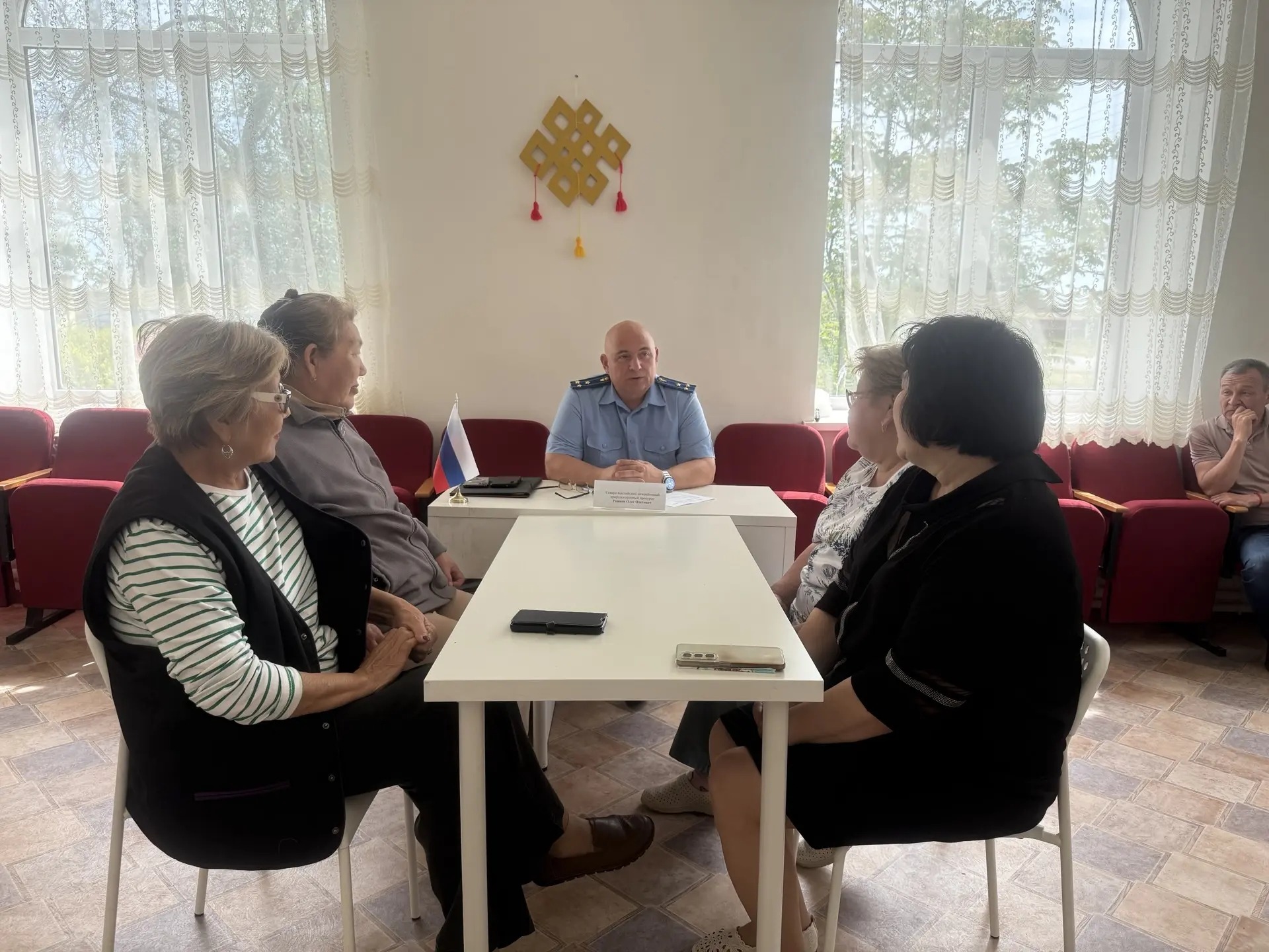 Северо-Каспийским межрайонным природоохранным прокурором проведен прием граждан Лаганского района Республики Калмыкия.